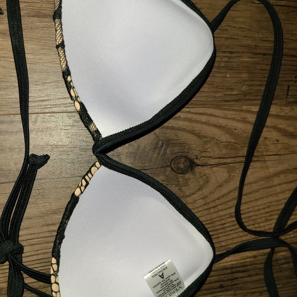 Venus Bardeux lace overlay string bikini - Picture 3 of 6